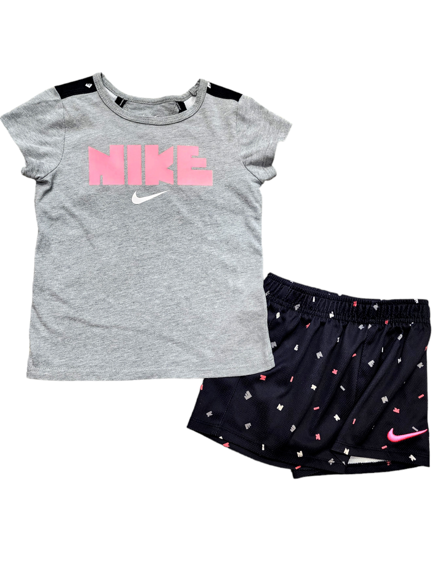 4T Ensemble NIKE